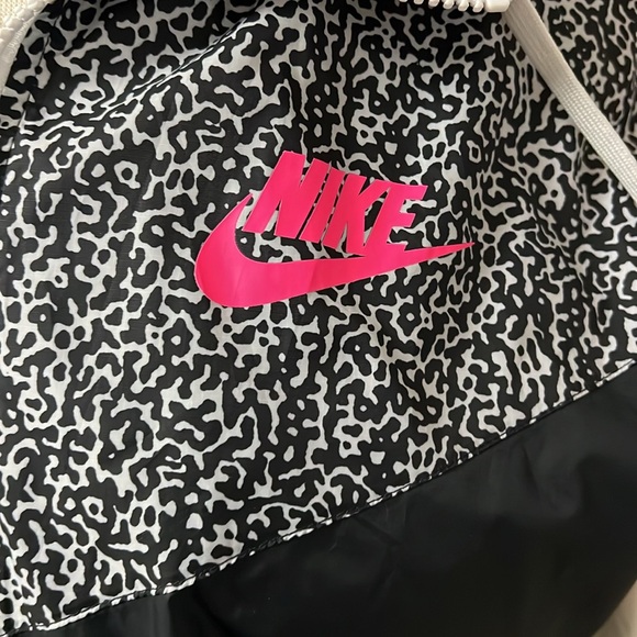 Nike rare color pattern water repellant zip jacket with hood. Size L - Picture 2 of 15